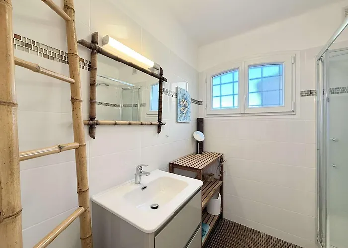 Maison Vue Mer- Parking